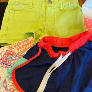 Toddler girls - Size 4 - 6 pairs of shorts